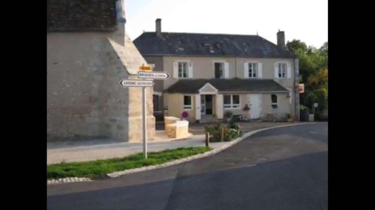 Chambres D'Hotes La Chaumiere Coulonges  Exterior photo